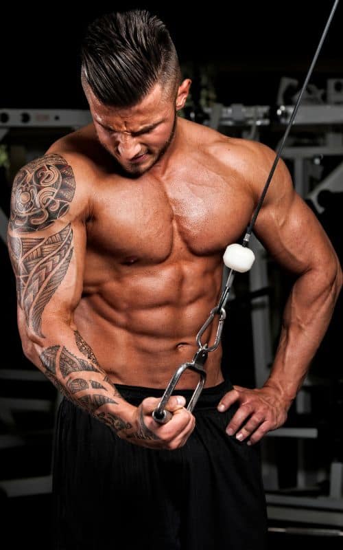 4 exercices triceps à la poulie